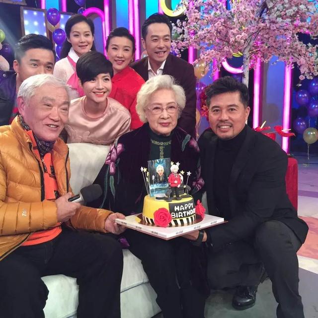 “人民艺术家”秦怡100岁了！她的5个养生秘诀，值得我们学习
