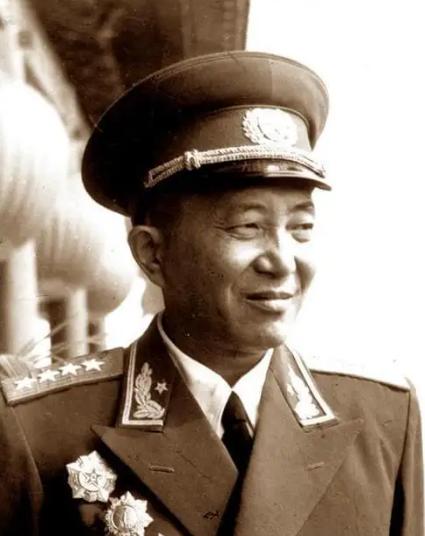61年陈赓突发心肌梗塞，临终前跟傅涯说：我有两件事怕你承受不起