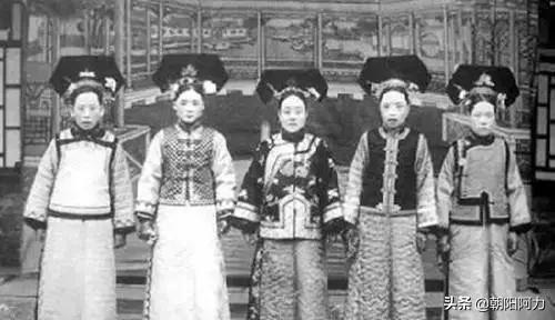 100年多前的老照片，看看那个时期的中国