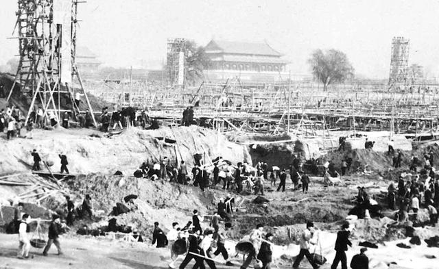 人民大会堂建造前没有1吨钢筋，10个月后顺利完工，奇迹如何发生