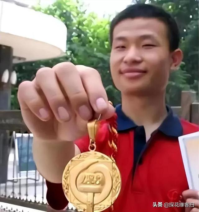 造数学天才韦东奕的谣？这不是真心的崇拜是居心不良的捧杀