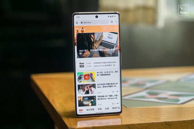 「折叠屏」能复现天马行空的手机形态吗？