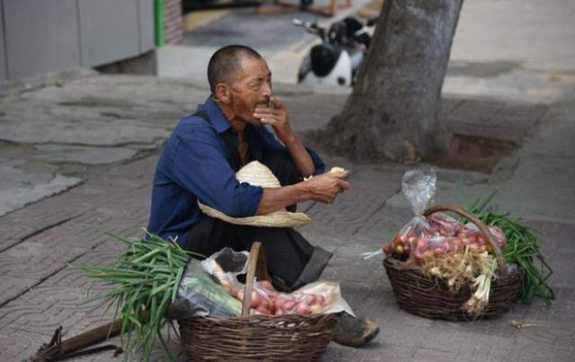 年龄越大，越要多吃肉？建议：65岁以后，这2种肉不妨“多吃”些