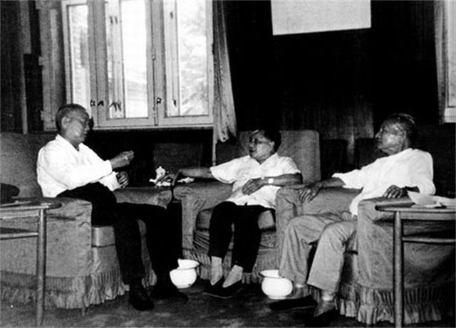 除了毛朱刘周任五大书记，还有2位候补书记：是谁？结局如何？