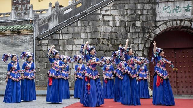 桂林：桂剧、彩调经典片段在古南门实景展演