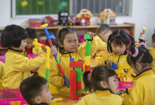 5岁才上幼儿园 孩子表现让人大跌眼镜 多大入园好 遵循4个关键 新闻时间