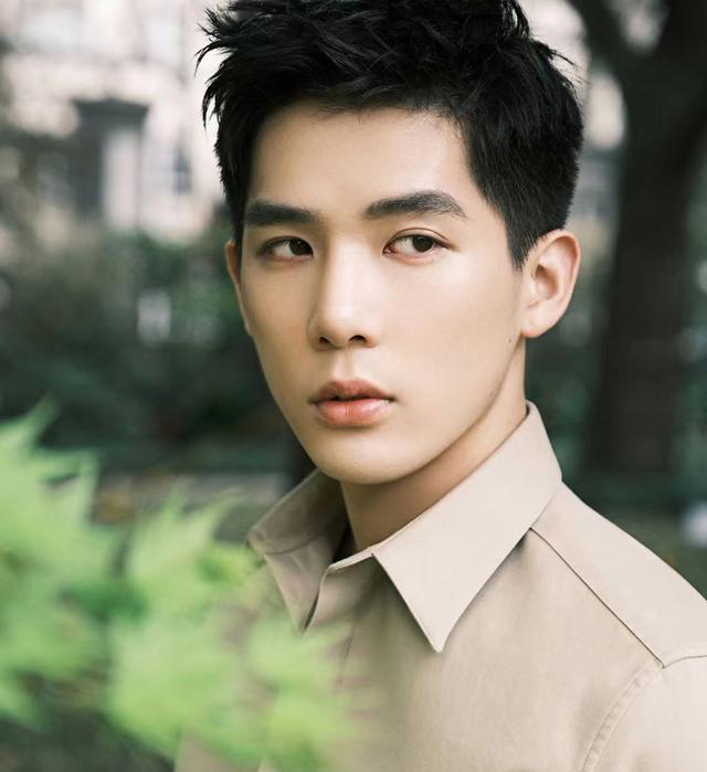 腾讯平台公开承认的亲儿子，一路合作对象拍的戏没有差的