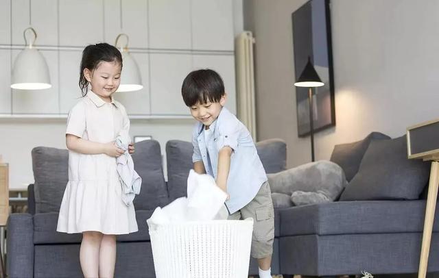 为什么孩子不会做饭？学校开设做饭课程背后，家长们又该做些什么