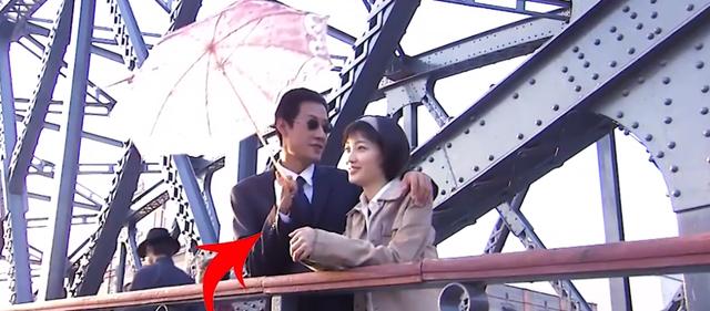 太敷衍了！影视剧中那些无语的“穿帮镜头”，简直让人哭笑不得