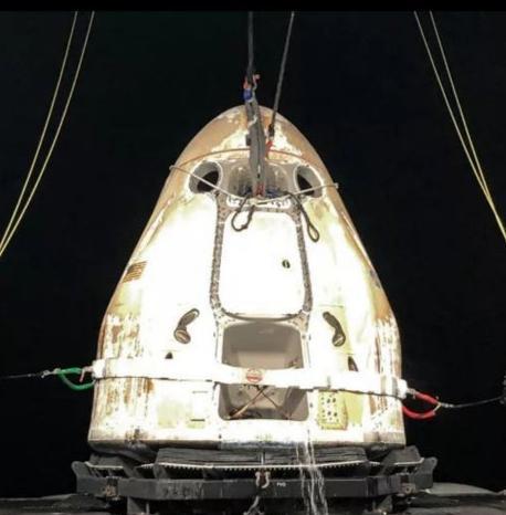 SpaceX货运飞船在佛罗里达州海岸溅落，完成第24次空间站补给任务