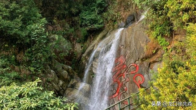 它與蘇仙嶺齊名，也位于湖南郴州，是個山清水秀，環境清幽的寶地
