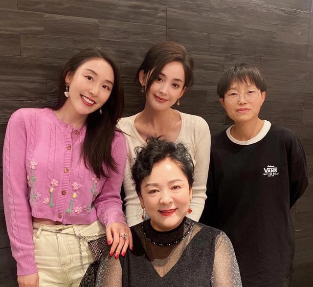 跟古力娜扎关系好的女演员(古力娜扎合作过的男明星)