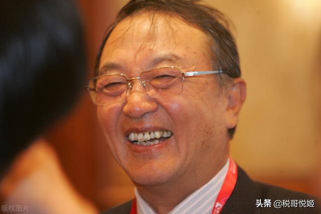 联想控股：2017年现金收购卢森堡银行，为己为国