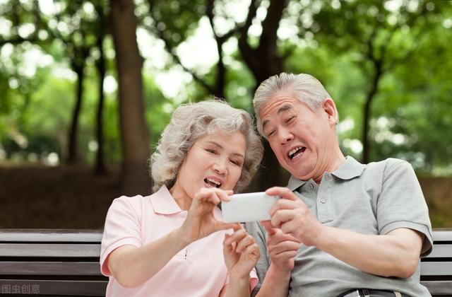 2022年养老金涨幅能超过4.5%吗？养老金上涨受哪些因素影响？