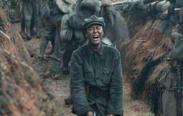 三万红军被十万国军追击，一战士想出妙计，毛主席：红军中有神人