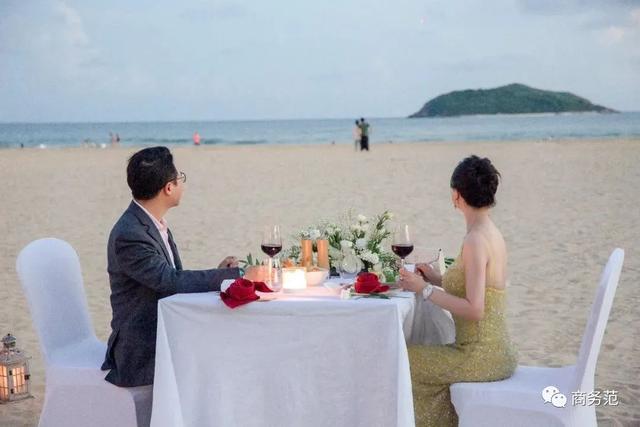 結婚四周年，我們帶女兒穿越回婚禮那一天…