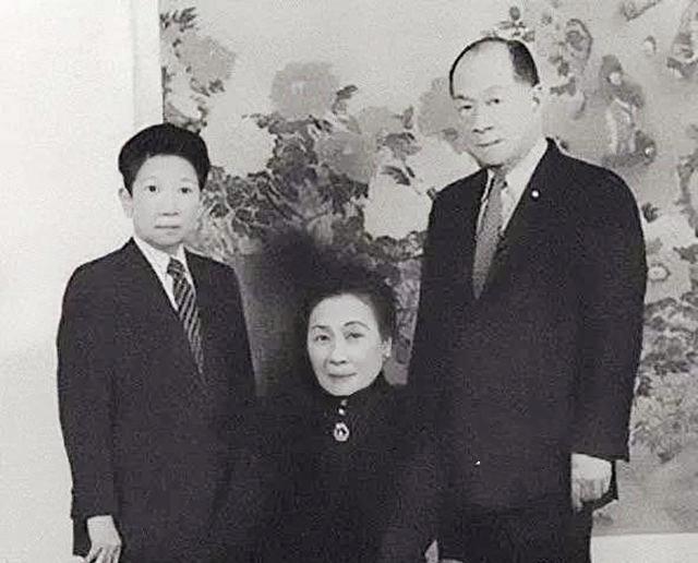 在得知蒋经国离世后，沉默许久的宋美龄落寞又悲伤地说了句话