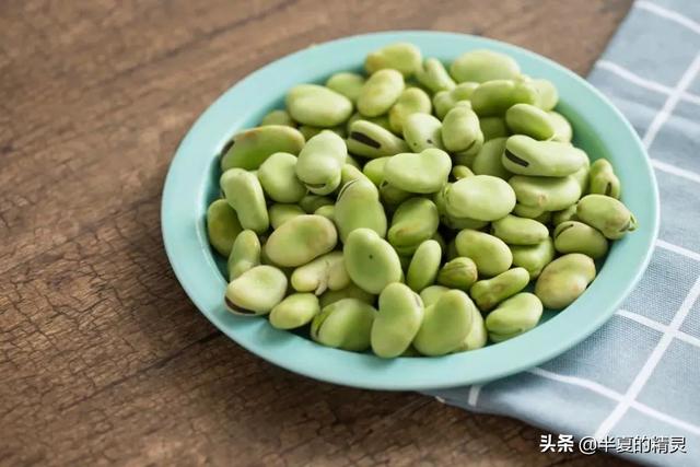三月香椿四月豆，四月吃豆胜过肉