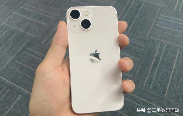 女子iPhone  13掉落网约车上，被司机关机，开启定位功能成功找回