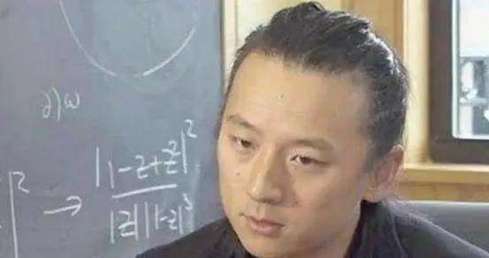 韦神上热搜，耗材急来踩，跪舔美国的角度真刁钻