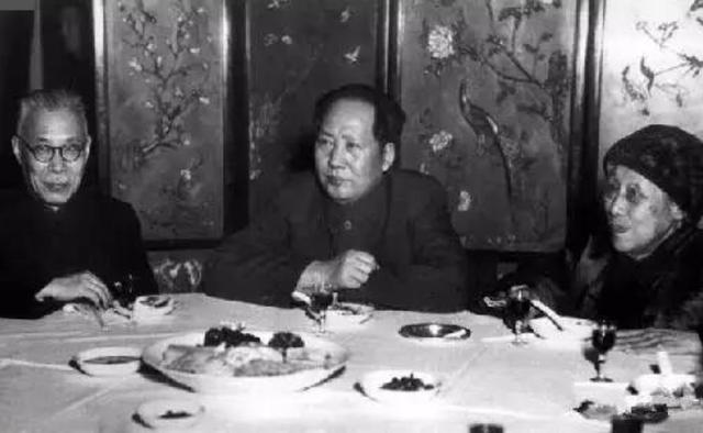 他为毛主席做饭22年，从未放过一滴酱油，饭后亲自把菜单销毁