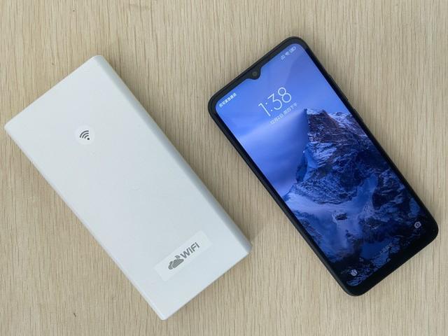 一款随身携带的 MIFI，帮助大家解决没有宽带的问题