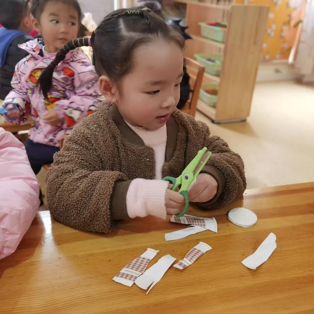 【校园动态】拾贰月Shi  |小一班——“童趣风车里”创客课程故事