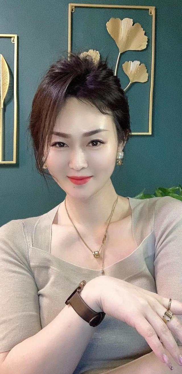 中年女人应该活成幸福的模样