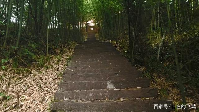 探訪三國古戰場，雨中登牛頭山，觀天下第一山水太極