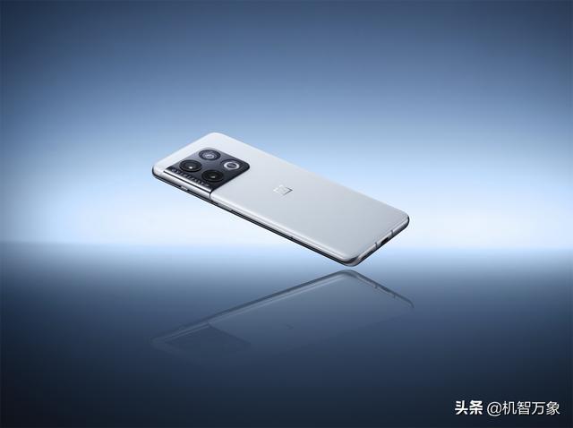 一加10Pro胖达白首销锁定三平台双冠王 搭载天玑8100新机正式官宣