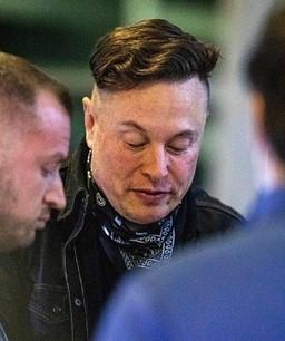 奇妙的世界：霧氣中若隱若現的悉尼歌劇院，風帆呈現出別樣的美感