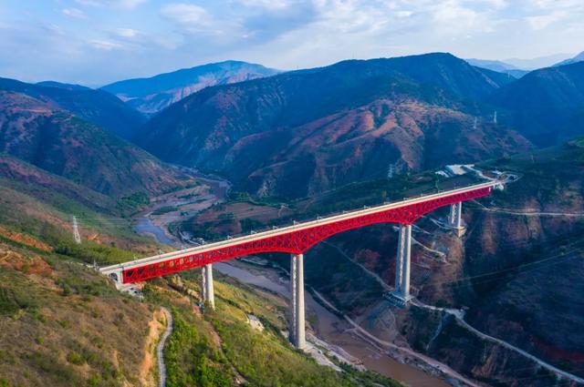 耗資505億，中國首個跨國高鐵！網友：坐高鐵出國，太爽了