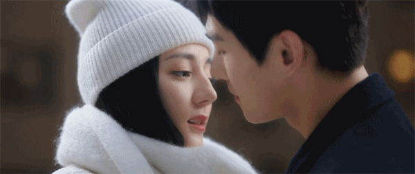 ���µĹ�װ���Ӿ�2020����(2021��������10�������磺��׸��������8����1������Ϊ��������)