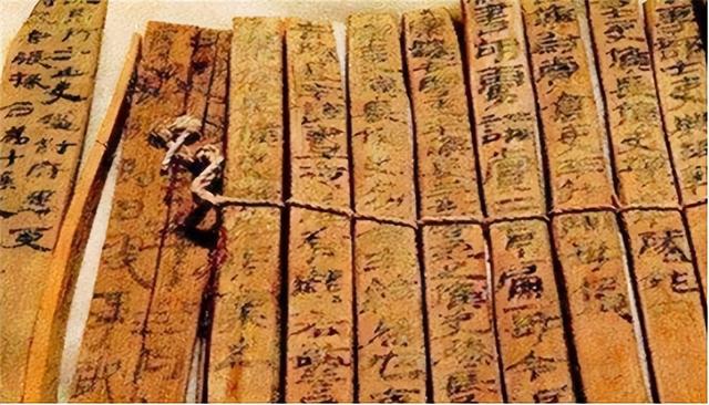 孙膑为什么被挖去膝盖骨？山东出土竹简，他做的事比挖骨更残忍
