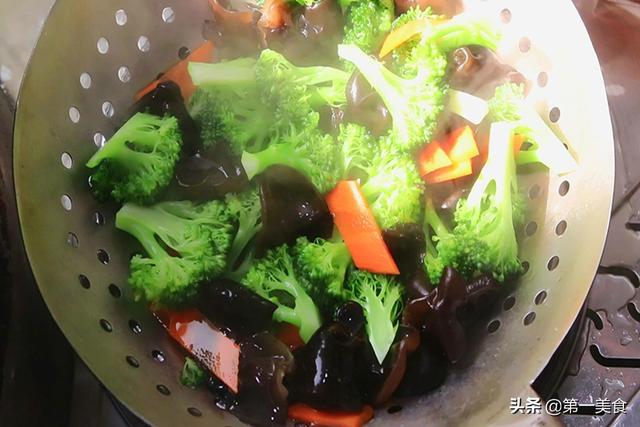 硒被称为“长寿元素”！建议中老年：宁不吃肉，也要吃5种高硒菜