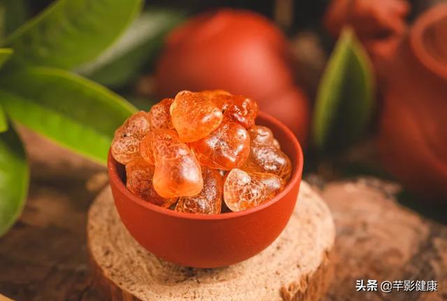 湖南芊影：万万没想到桃胶这么多功效，四种简单做法推荐给你