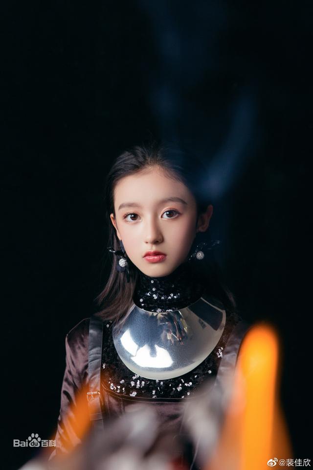 10朵“00后小花”就位，谁能成为新版国民妹妹？各有各的“门道”