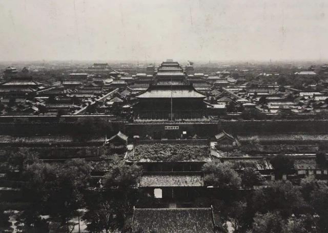 伟人的高瞻远瞩：1954年毛主席三登紫禁城，却不踏入故宫内半步