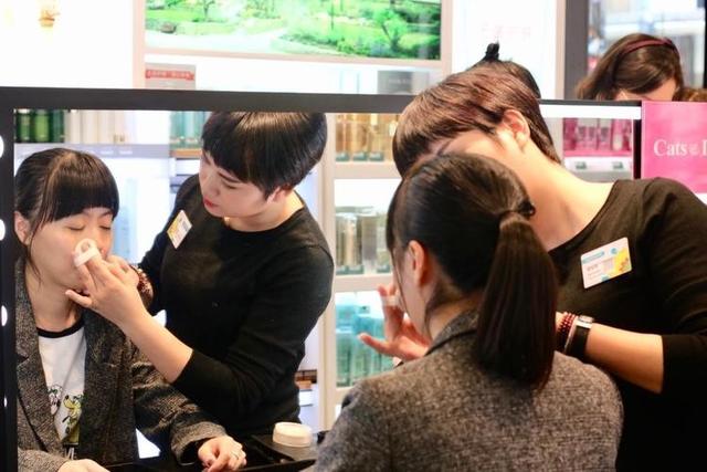 下载超十亿人次的试妆APP，要在纳斯达克上市了