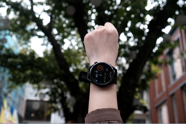 专业跑表横评：华为WATCH GT Runner和佳明Forerunner945谁更强？