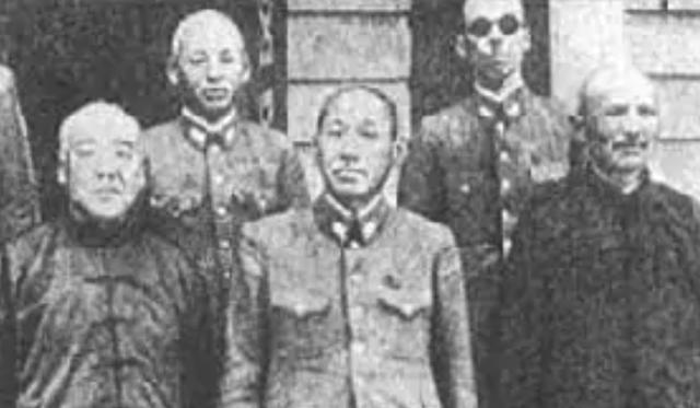 孙殿英曾挖开皇陵盗宝，去世前在病床上忏悔，他的后人现在咋样？