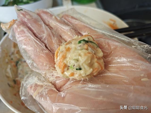 冬天孩子不吃蔬菜，用5种菜做成素丸子，外酥里嫩，越吃越香