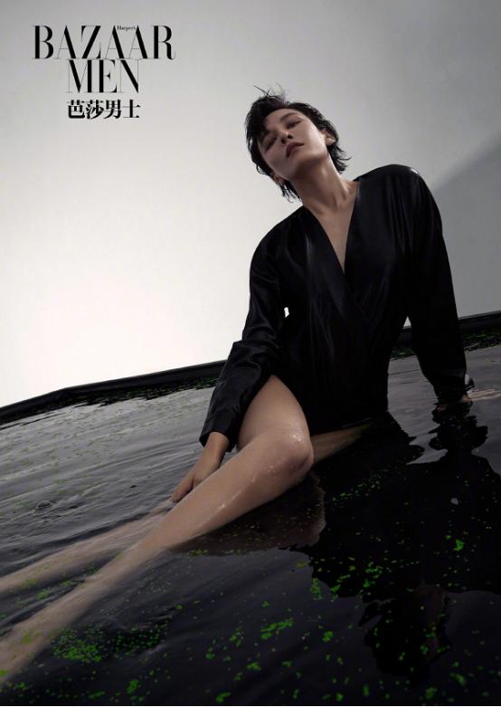 「重磅」张蓝心的腿有多长(张蓝心劈一字腿的视频)