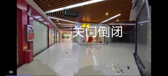 实体店倒闭潮来袭，是败给了电商，还是输给了房东，或者其他？