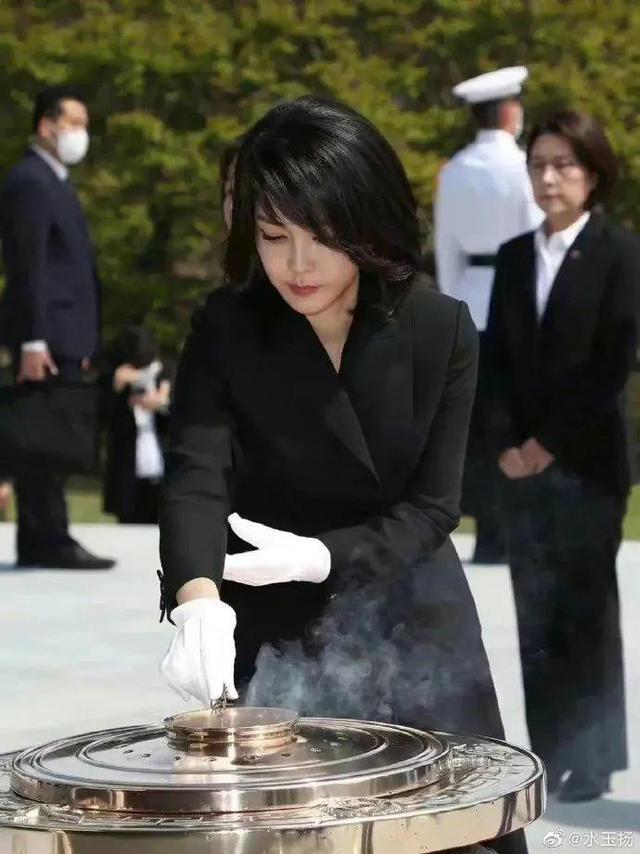 韩国新晋第一夫人终于“藏”不住了，她的故事远比你想象的要精彩