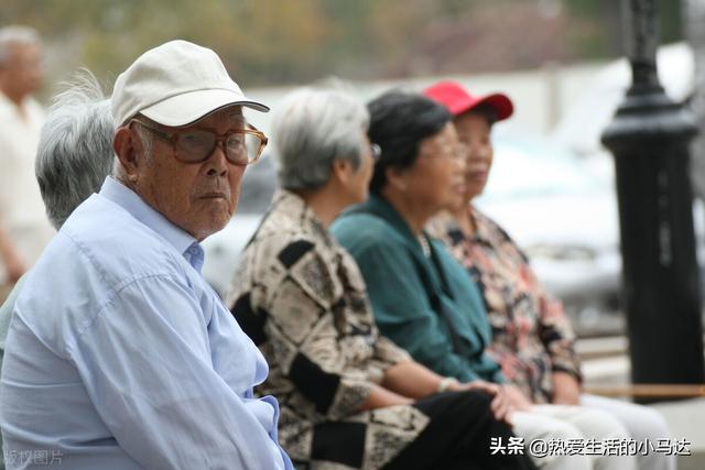 独居老人哭诉：人过七十才发现，晚年的亲情，远比想象的要残酷