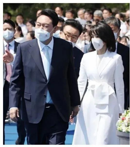 韩国新晋第一夫人终于“藏”不住了，她的故事远比你想象的要精彩