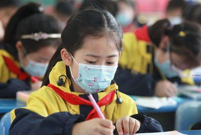 教育部传来“好消息”，日后将安排学生“就近入学”，家长笑开怀