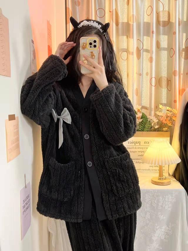 珊瑚绒睡衣 珊瑚绒睡衣