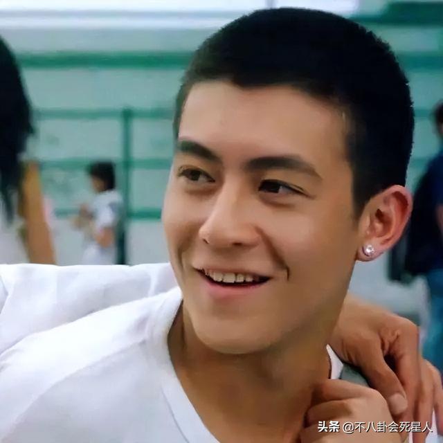 斗鸡眼蒜头鼻大扁嘴这些明星看似神颜实际五官缺陷好明显